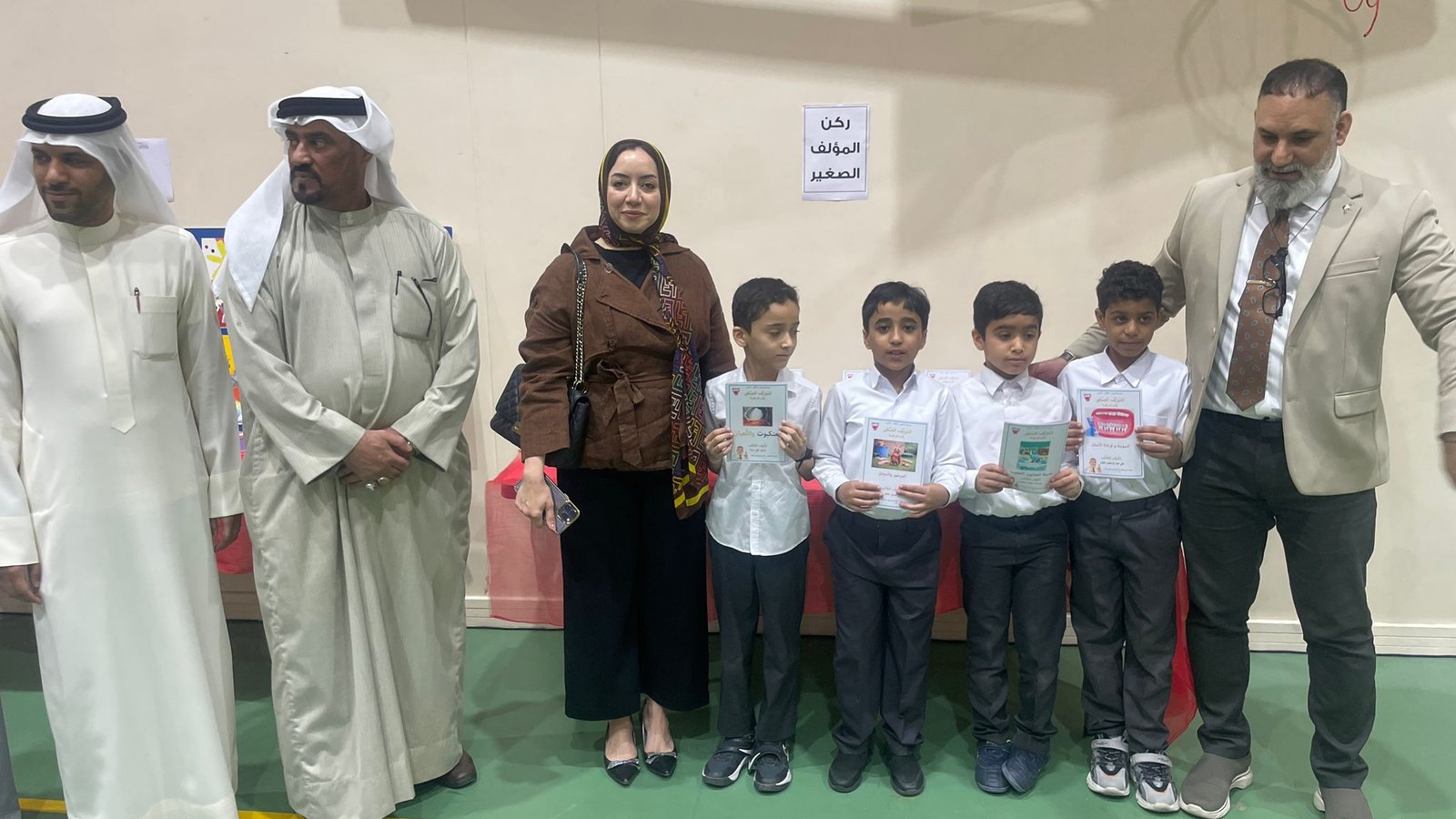 ركن المؤلف الصغير — شاهد ٢