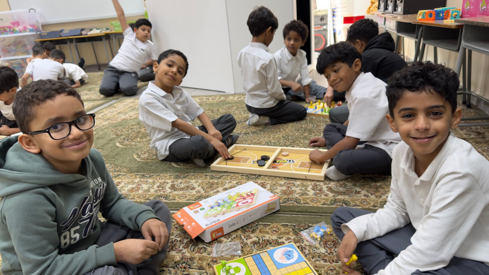 ساعة المرح والتعاون — شاهد ٤